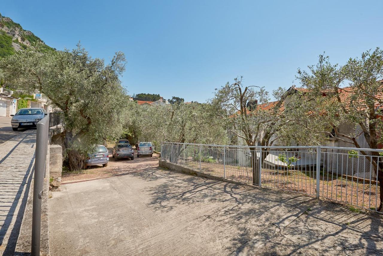 Apartmani Kuca U Maslinama Sveti Stefan Exterior foto
