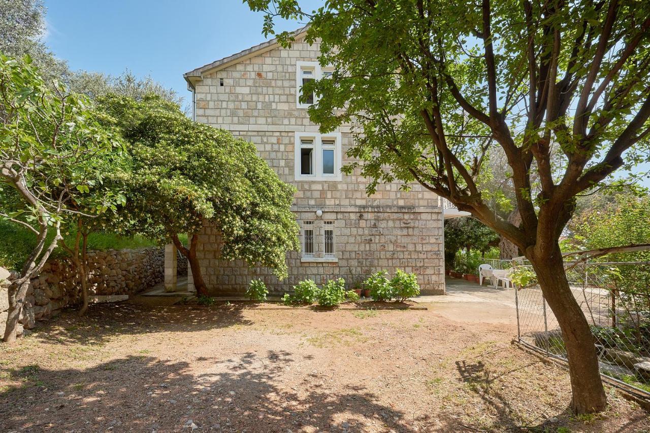 Apartmani Kuca U Maslinama Sveti Stefan Exterior foto