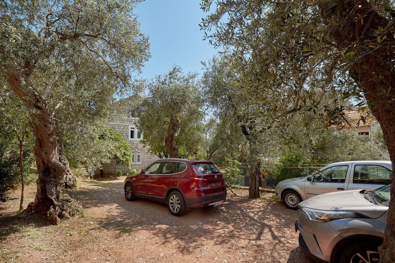 Apartmani Kuca U Maslinama Sveti Stefan Exterior foto