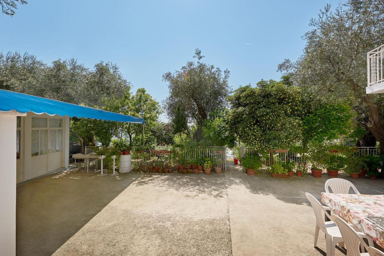 Apartmani Kuca U Maslinama Sveti Stefan Exterior foto