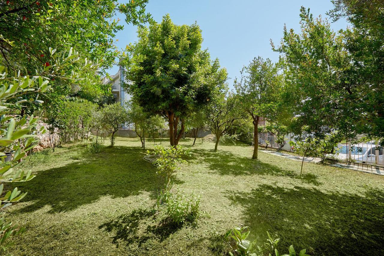 Apartmani Kuca U Maslinama Sveti Stefan Exterior foto