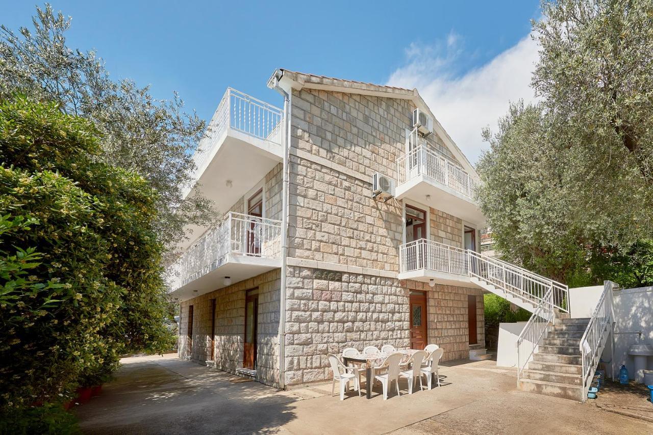 Apartmani Kuca U Maslinama Sveti Stefan Exterior foto