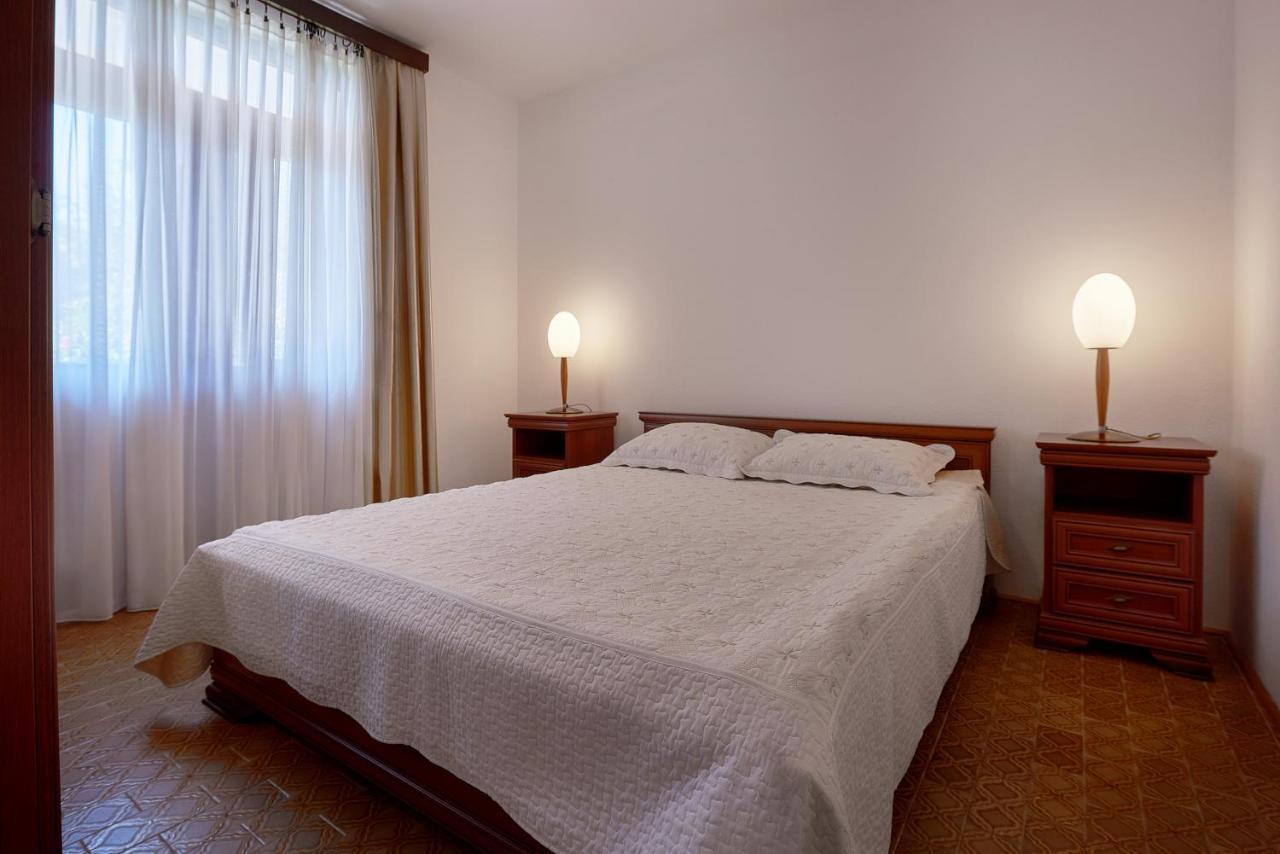 Apartmani Kuca U Maslinama Sveti Stefan Exterior foto
