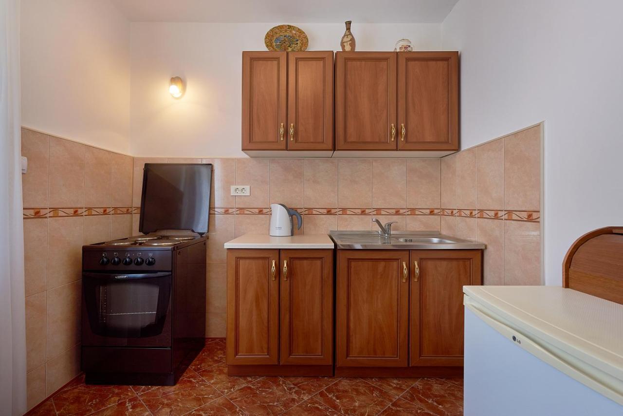 Apartmani Kuca U Maslinama Sveti Stefan Exterior foto